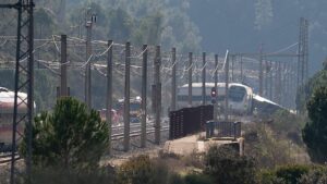 Accident ferroviaire en Espagne : le bilan sélève à 41 victimes, les secours intensifient leurs