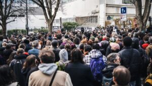 Plusieurs centaines de personnes se réunissent à Paris pour rendre hommage à El Hacen Diarra,