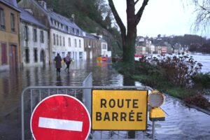 Gros coup de vent annoncé, et alertes aux inondations en cours. Le point sur la situation météo