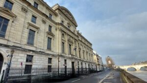 Meurtre de Marie. El título no debe incluir ningún código HTML o etiquetas como , ni tampoco