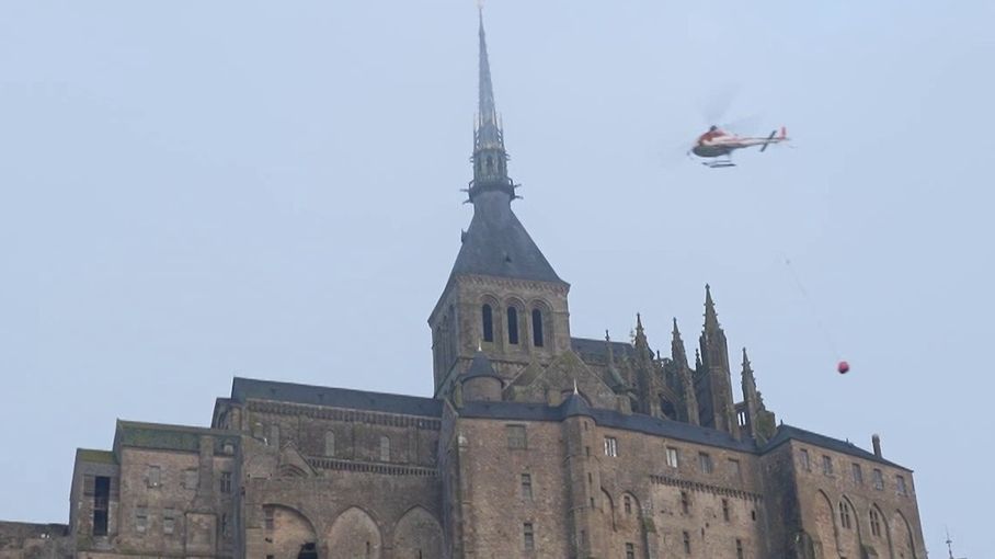 Restauration du Mont-Saint. El título no debe incluir ningún código HTML o etiquetas como , ni