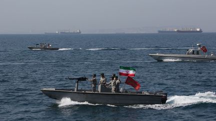 Un pétrolier américain intercepté par des navires armés iraniens dans le détroit dOrmuz. El