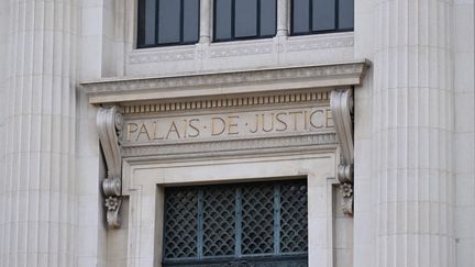 Quatre hommes mis en examen pour espionnage au profit de la Chine en France. El título no debe