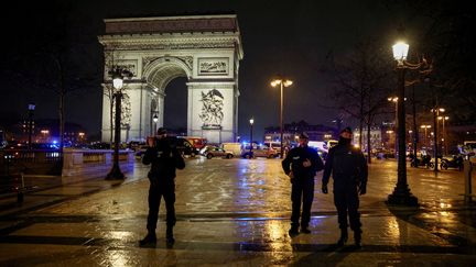 Un homme armé dun couteau neutralisé par des gendarmes après une tentative dattaque près de