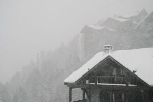 Des chutes de neige annoncées dans les Alpes : des précipitations répétées et régulières