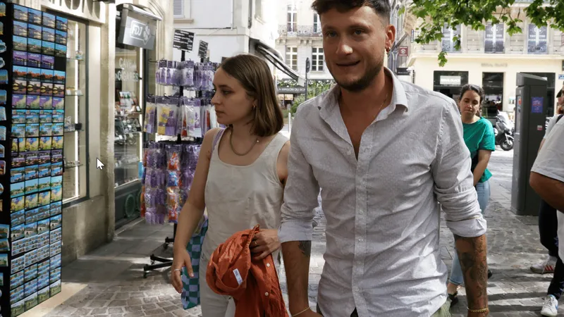TÉMOIGNAGES. Ils filtrent, ils crient, ils intimident : à Avignon, les méthodes et formations