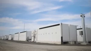 On espère vraiment que le projet ne se fera pas : des batteries géantes au lithium bientôt dans