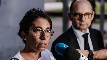 Dans la banlieue de Grenoble, la voiture de fonction de la maire dÉchirolles attaquée par des