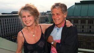 Le mari de Brigitte Bardot prend les rênes de sa fondation dédiée aux animaux. El título no