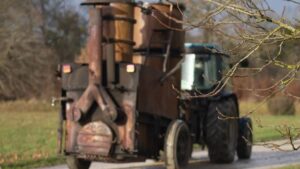 Gers : les bouilleurs de cru ambulants, une tradition vivante et préservée. El título no debe