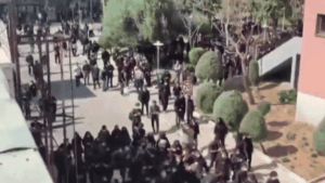 Manifestations en Iran : les étudiants sopposent une fois de plus au régime. El título no debe