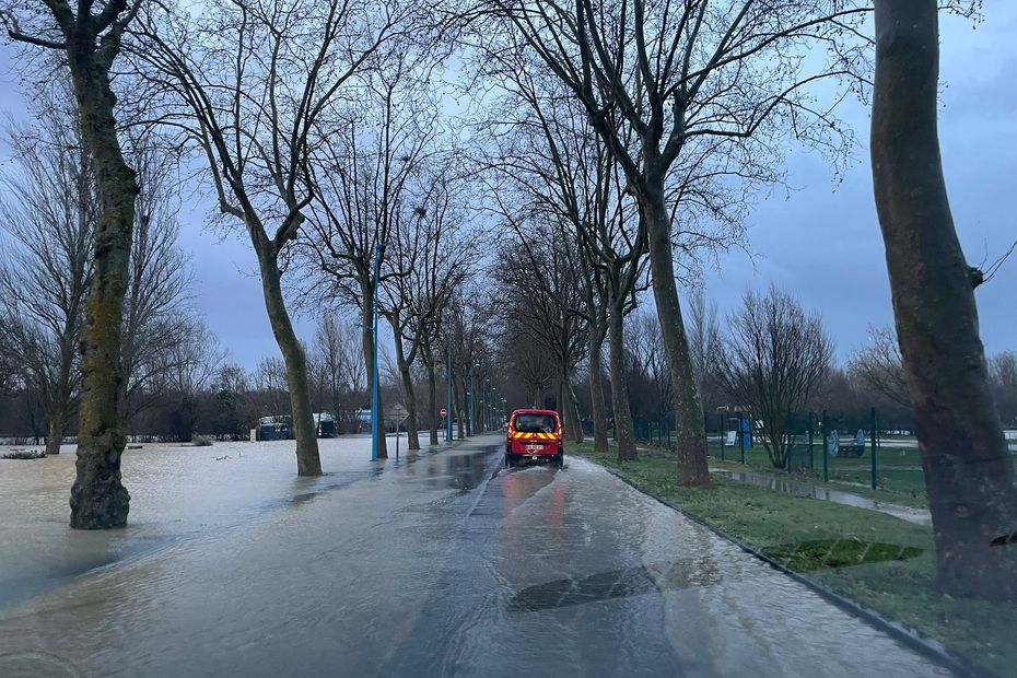 Tempête Nils : un septuagénaire perd la vie en élaguant un arbre dans son jardin. El título no