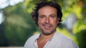 Lacteur Bruno Salomone, célèbre pour son rôle dans Fais pas ci, fais pas ça, meurt à 55