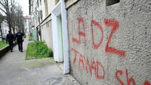 Quarante-deux personnes arrêtées dans une opération anti. El título no debe incluir ningún