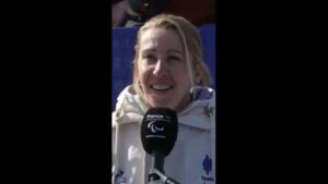 Jeux paralympiques 2026 : Cécile Hernandez émeut en pleurs après sa victoire en or. El título