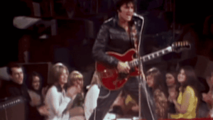 Chaque fois que jécoute Elvis Presley, je retrouve le bonheur : un hommage de ses fans. El