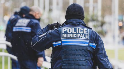 Je trouve ça dangereux : à Besançon, la polémique sur larmement des policiers municipaux